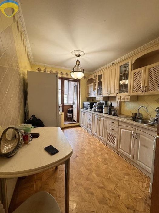 Продам 3 кімнатну квартиру на Таїрова