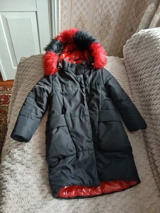 Зимова куртка для дівчинки,110р.