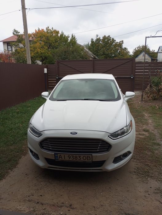автомобіль ford.