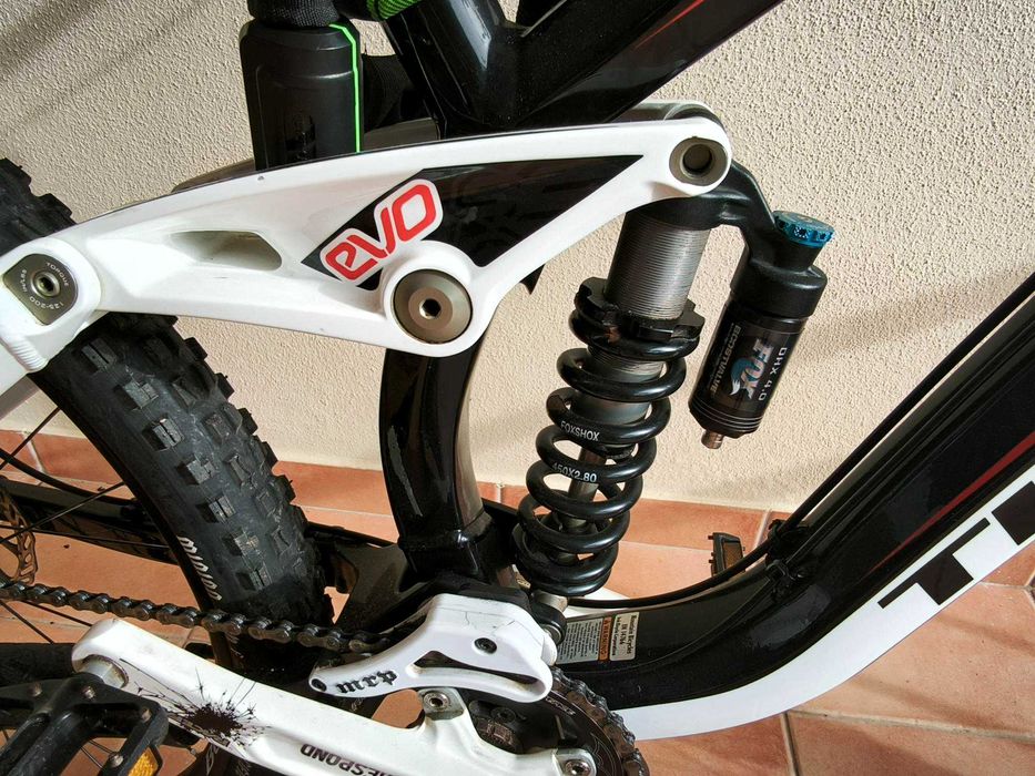 Vendo Bicicleta de Montanha Trek session 8 usada