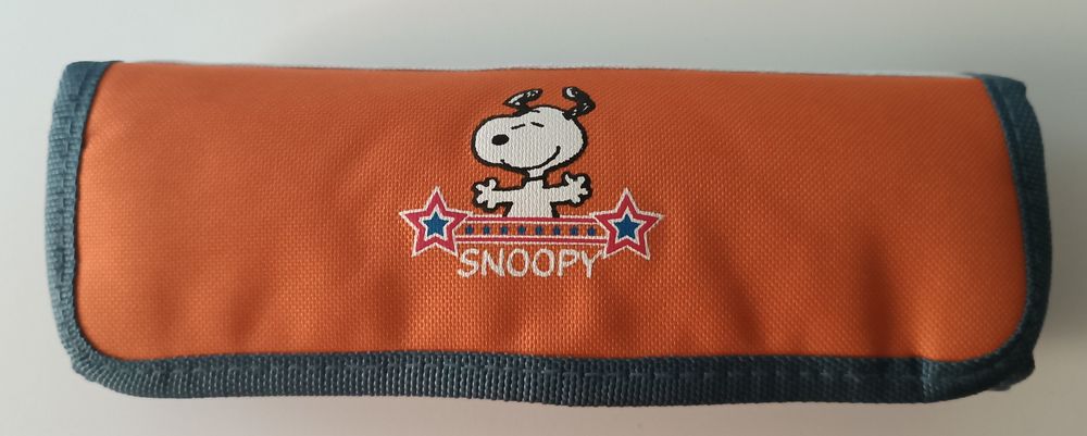 Mochila de criança e estojo com desenho do Snoopy