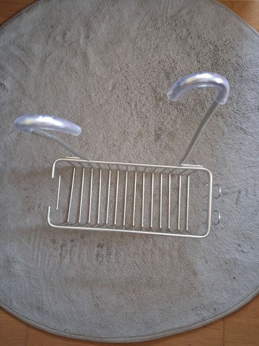 Półka metalowa pod prysznic