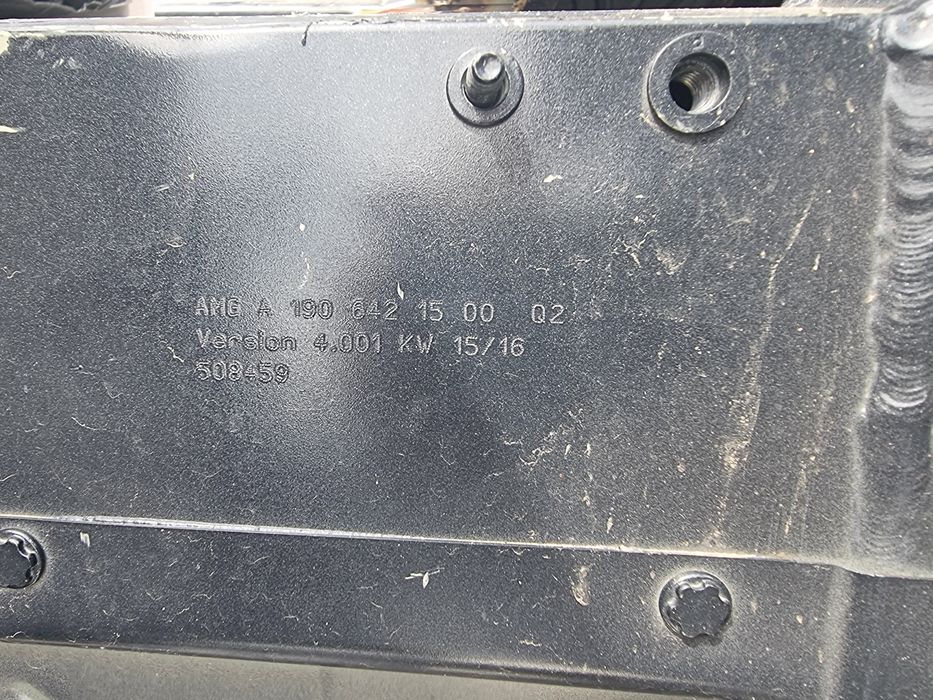 Mercedes AMG GT задняя левая четверть купе