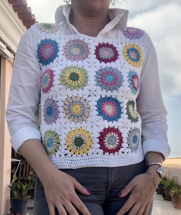 Colete colorido em crochet