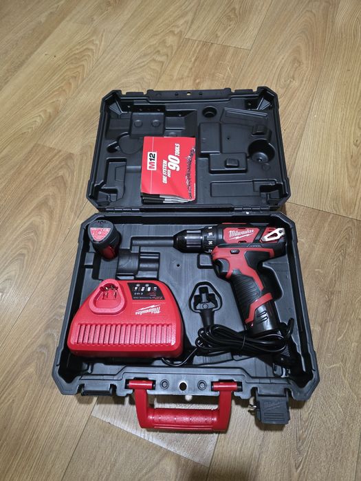 Aparafusadeira Milwaukee M12