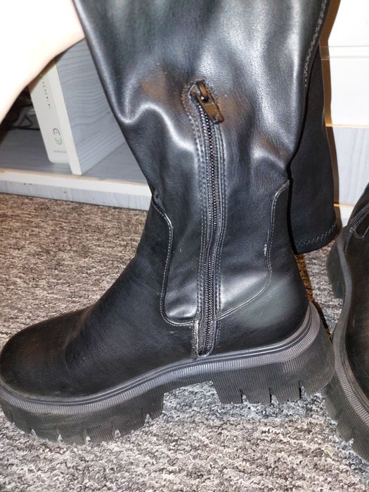 Kozaki Zara za kolano