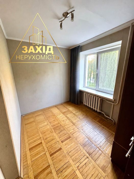 Трикімнатна біля ТЦ «Гостинець» 2 поверх, пр. Молоді