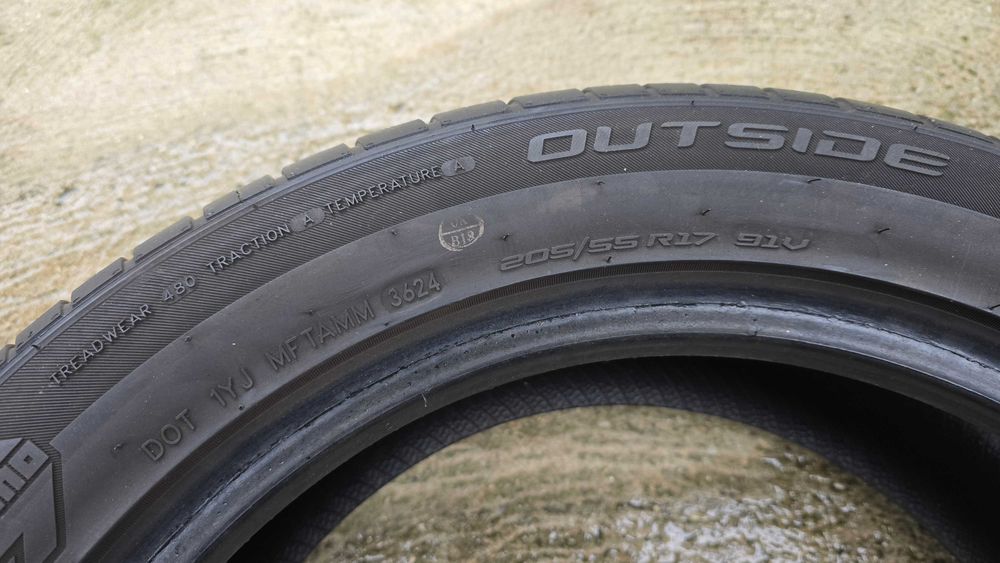 2 Pneus 205/55 R17 91V MOMO - Novos