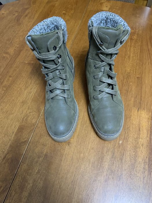 Продам нові ботинки