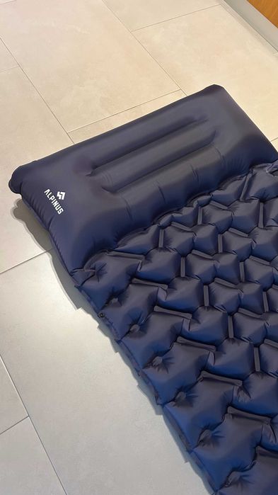 2szt. Materac Alpinus Decin z wbudowaną pompką i poduszką