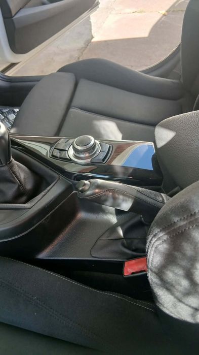 Carro BMW 114 excelente