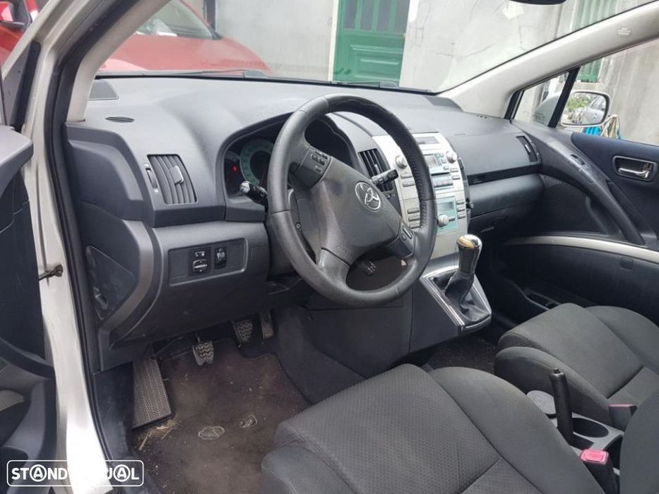 Toyota Corolla Verso D-Cat para peças