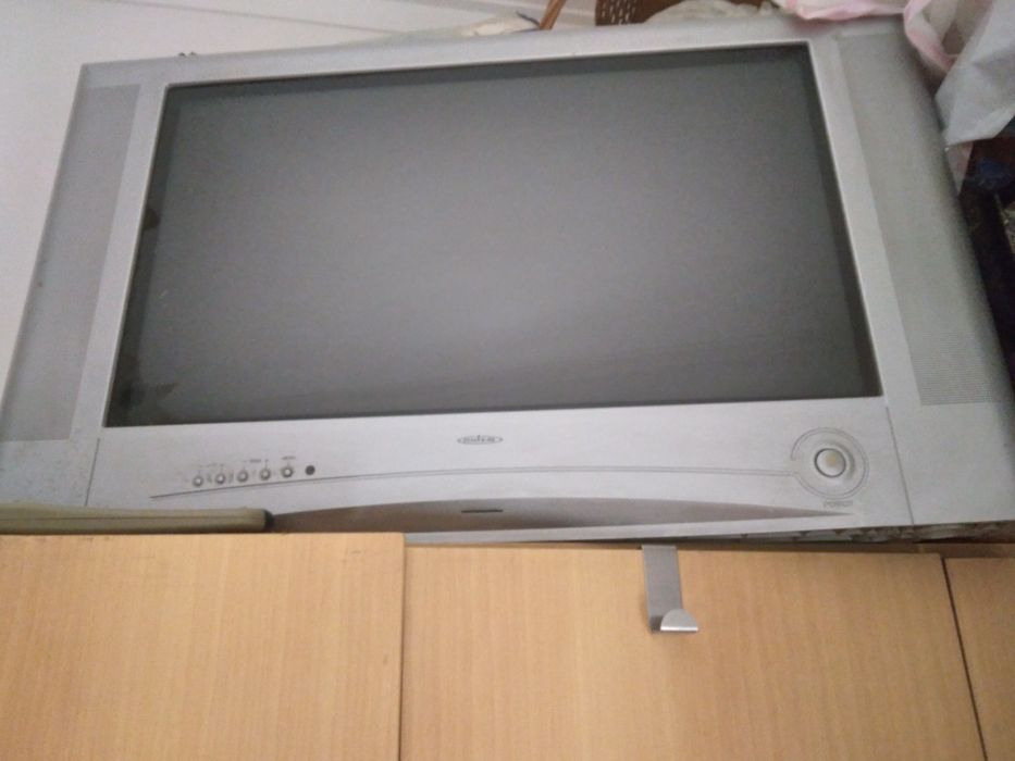 Vendo televisão em bom estado