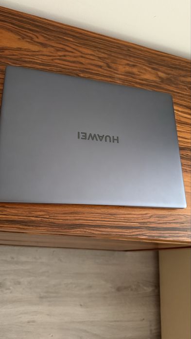Portátil HUAWEI MateBook 14 (14'' - AMD Ryzen 7 5700U - RAM: 16 GB - 512 GB SSD - AMD Radeon Graphics)