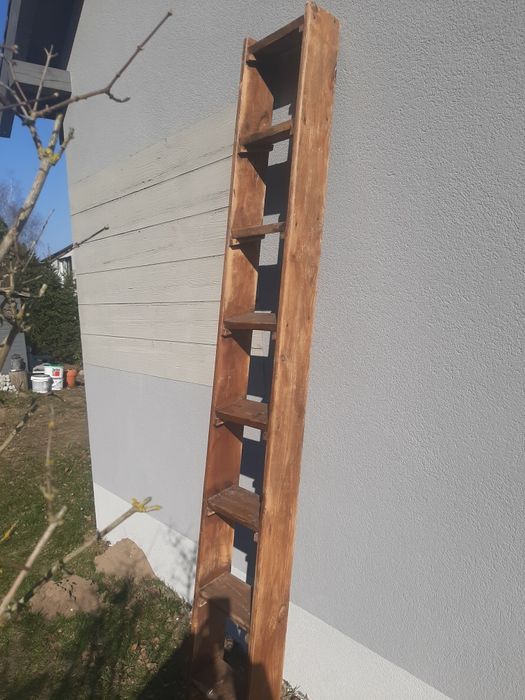 Schody, drabinka na antersole