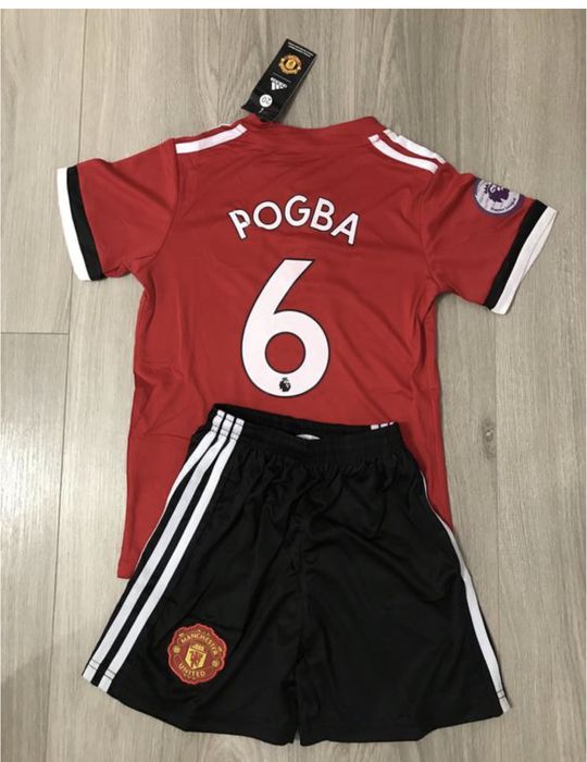 Розпродаж футбольних форм