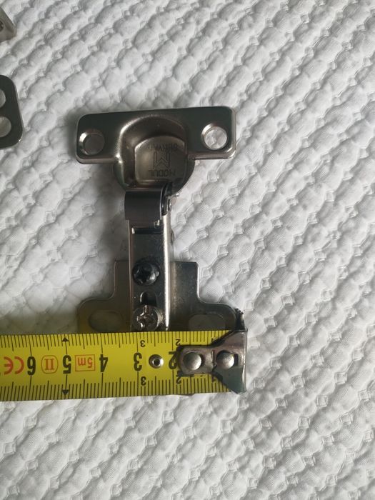 6 Cabinet Hinges64750964325507123