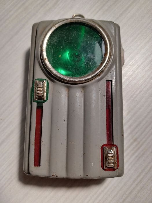 Latarka elektryczna ręczna 142K-LS 3 kolory 1976 r.