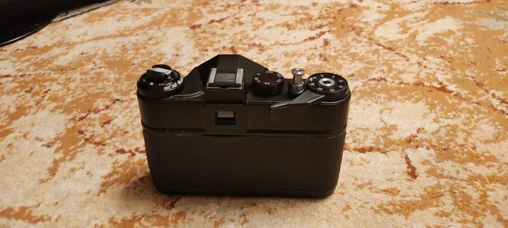 Фотоаппарат зенит-ет и вспышка