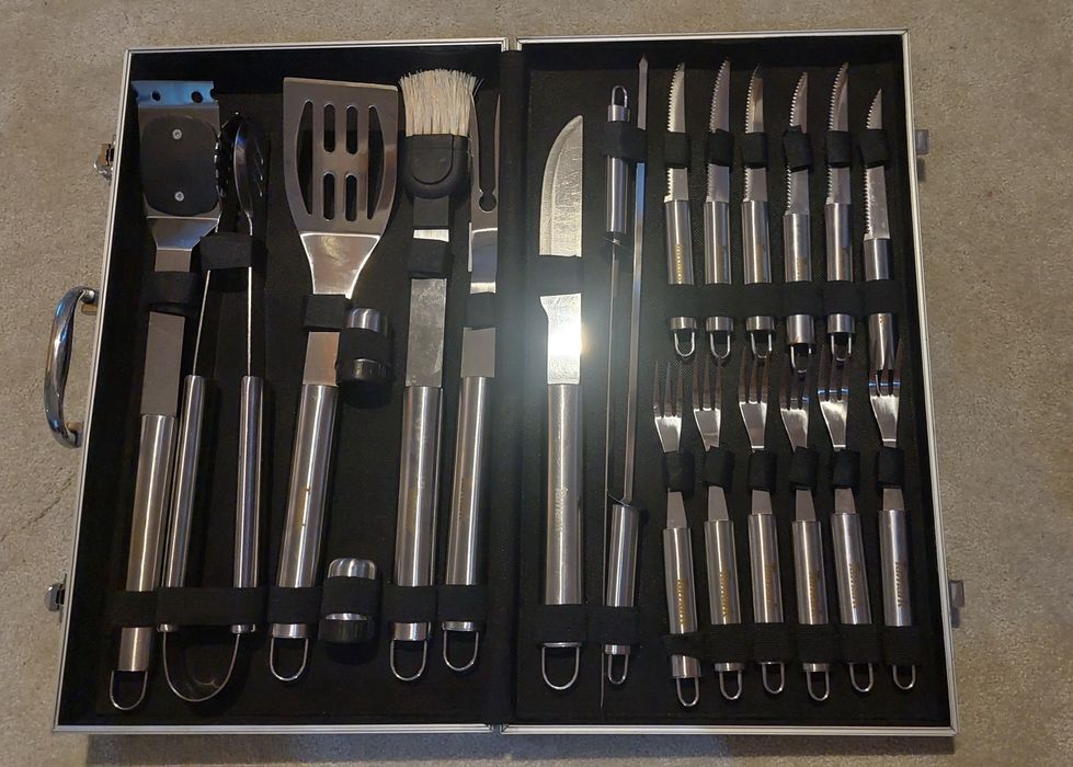 Zestaw grillowy w walizce