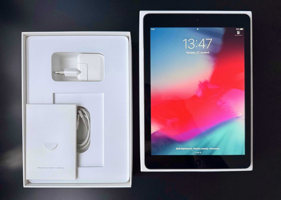 Планшет Apple A1474 iPad Air Wi-Fi 128GB Space Gray SN:DMPLX07ZFK13