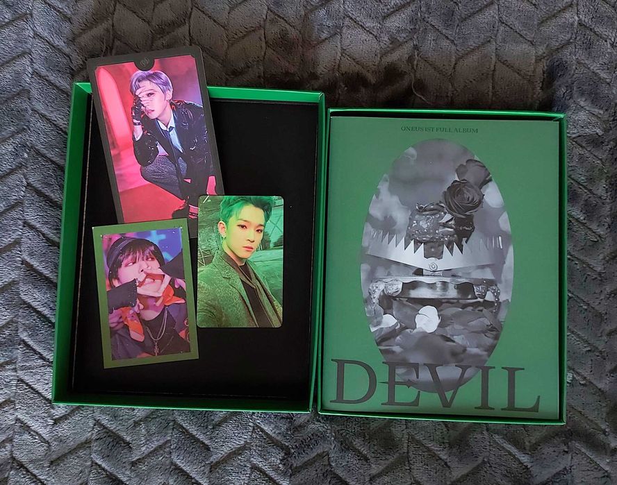 Oneus KPOP Album "Devil"