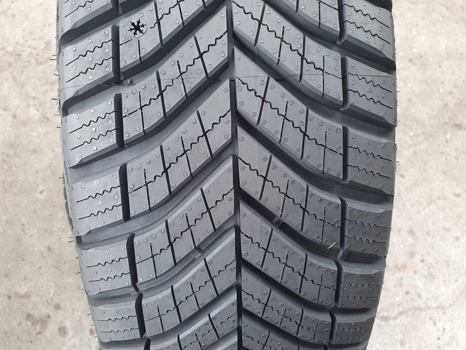 2x Goodyear Vector 4Seasons Cargo  215/65r16C  Nowe