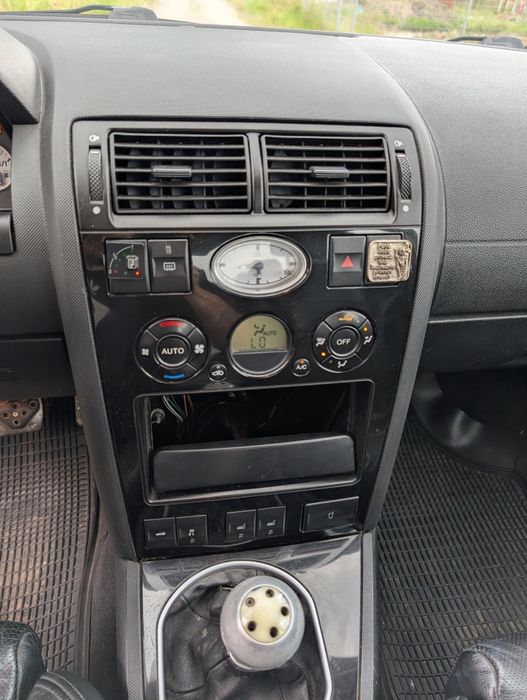 Ford Mondeo ST 220