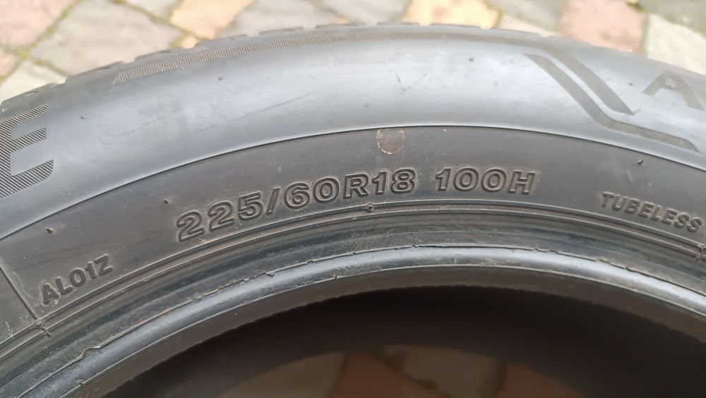 Продам шини R18.
