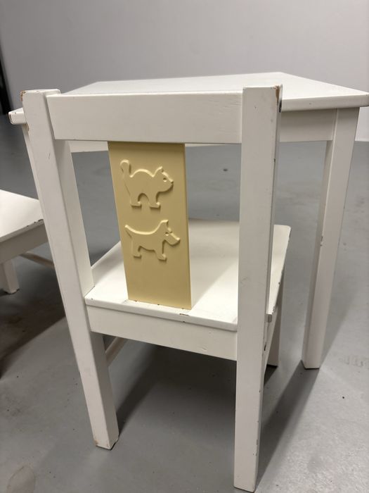 Mesa e duas cadeiras de criança IKEA Kritter