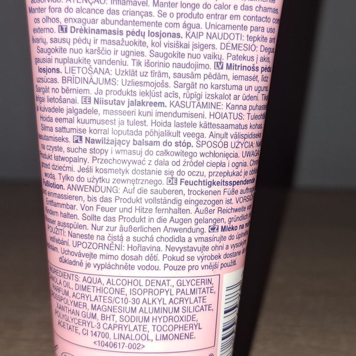 AVON Nawilżający balsam do stóp Guawa i Marakuja Foot works 75ml