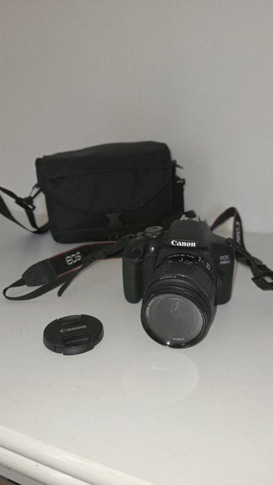 Canon EOS 2000 D