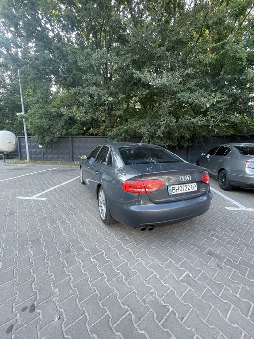 продам a4b8 2010 года