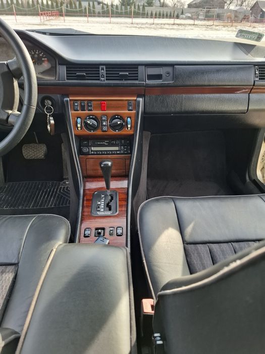 Sprzedam Mercedesa w124TE