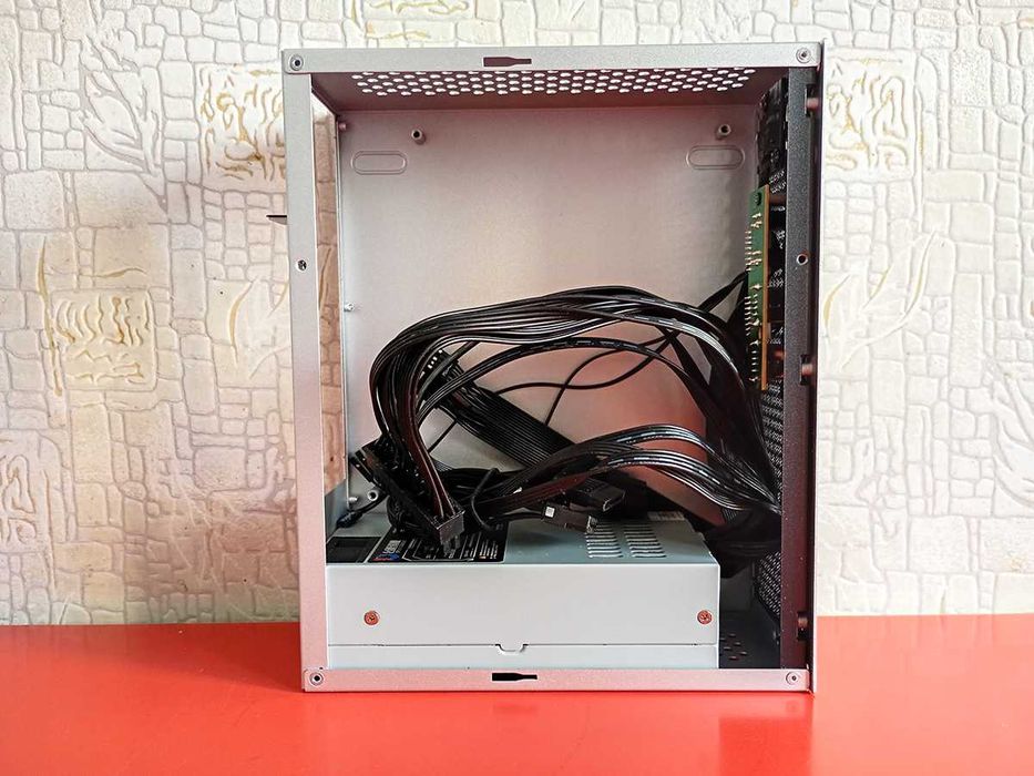 Mini-ITX SKTC A09 Silver