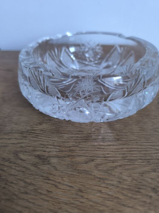 Kryształowa popielniczka