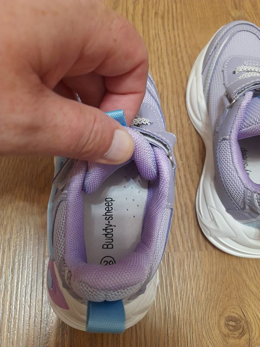 Нові кросівки дитячі для дівчинки