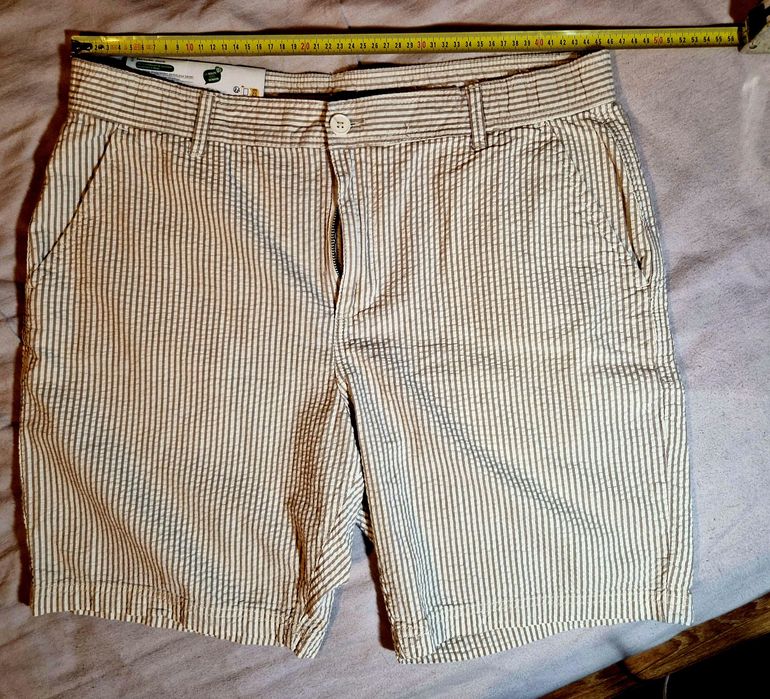 Calções bermudas novas por estrear n 48
L
Pvp 19eur
Vendo para desocup