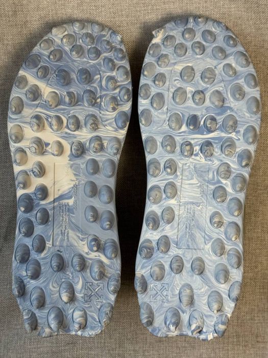 Продам кросівки Off-White ODSY-1000