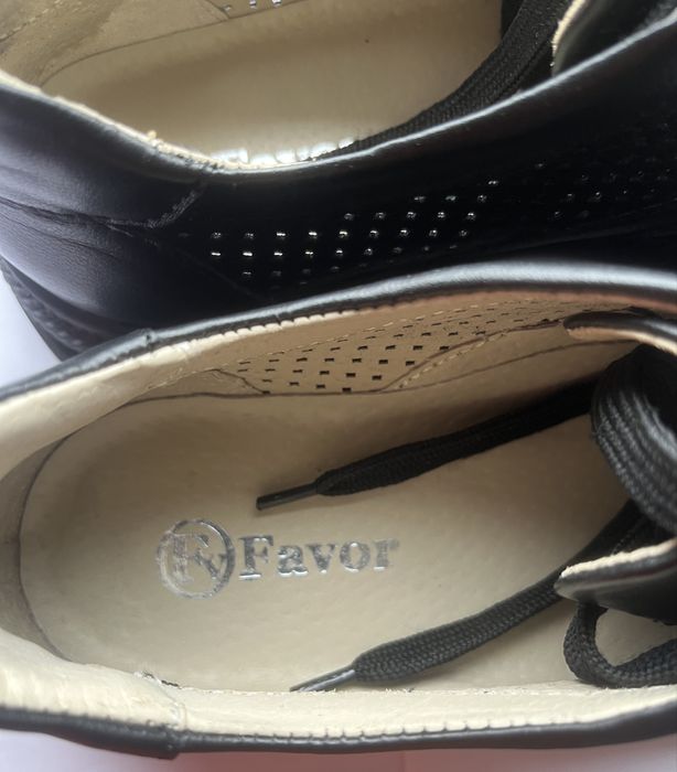 Натуральна шкiра.