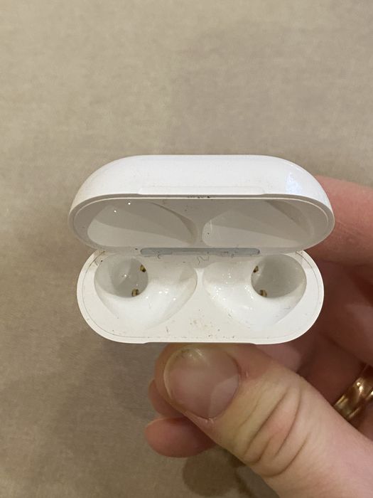 Airpods 4 кейс зарядний без навушників