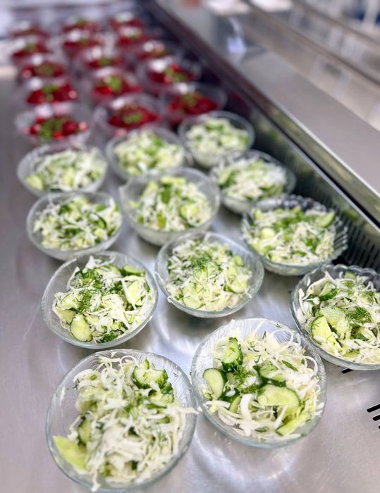 Доставка обедов. Обіди в офіс