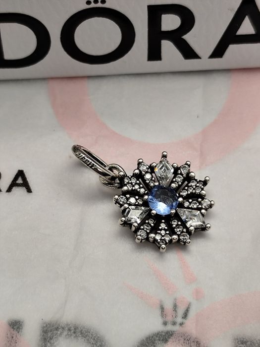 Pendente da Elsa da Pandora