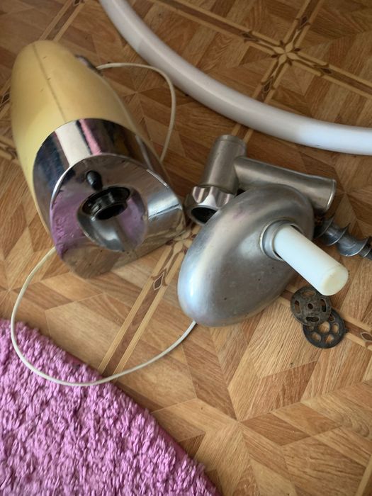 Мʼясорубка Elenberg.  Дешева