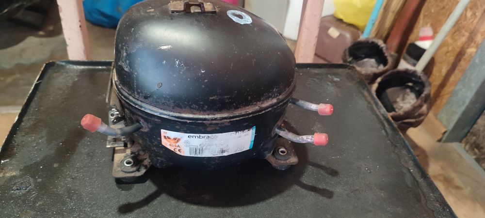 Компрессор с холодильного ларя Embraco MT 2125 CK