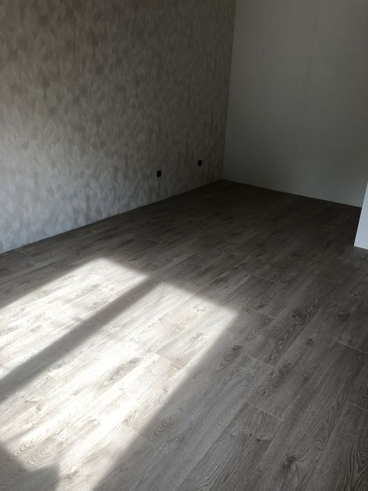 Укладка ,ламината,sps,винила,плинтуса ,выравнивание пола