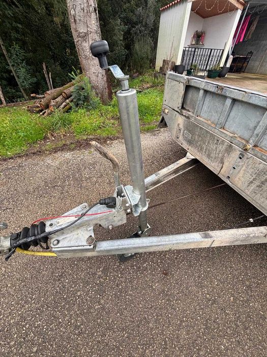 Reboque/ atrelado porta maquinas/carros