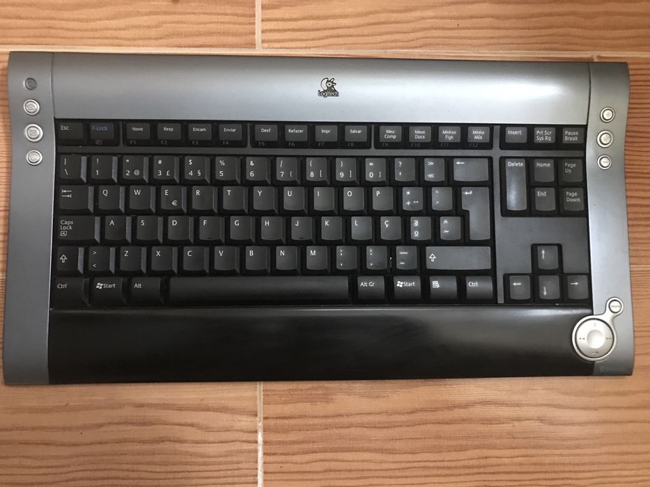 Conjunto logitech bluetooth teclado rato e media pad