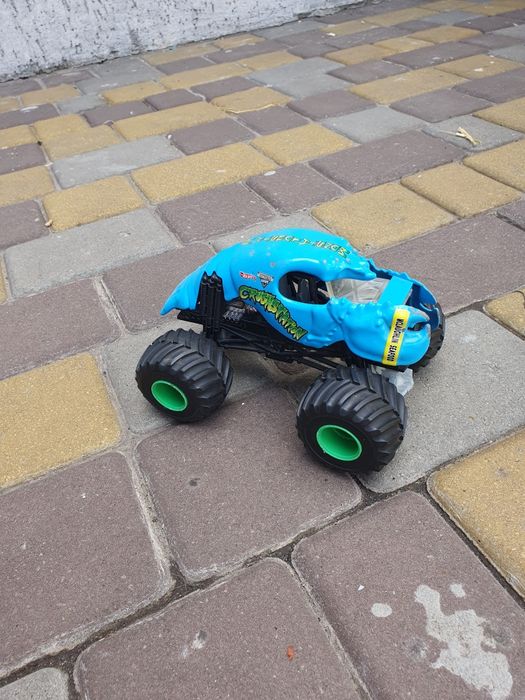Машинки Hot wheels monster truck