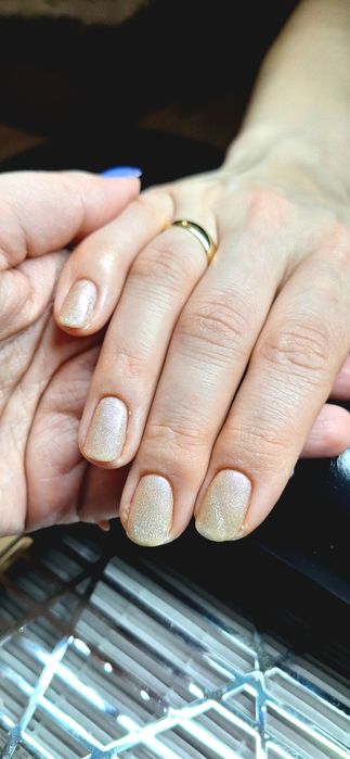 Manicure hybrydowy mobilnie